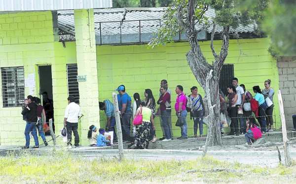 Colocan a tres pandilleros por celda para controlar Renaciendo