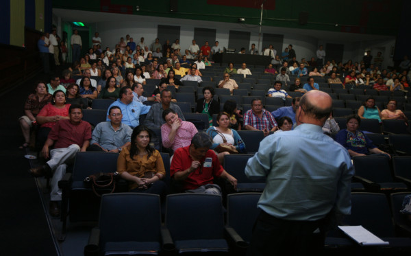 Médicos hondureños vuelven a paralizar sistema sanitario público