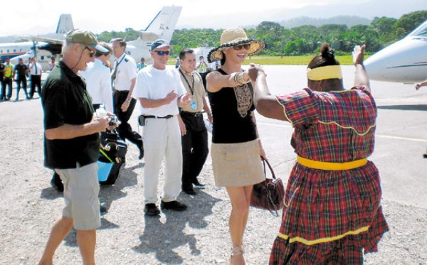 Michael Douglas y Catherine Zeta Jones se van impresionados de La Ceiba