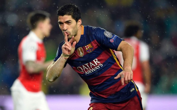VIDEO: Golazo de volea de Luis Suárez al Arsenal