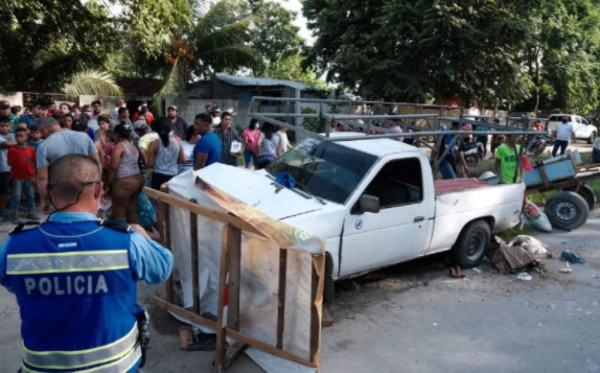 Pick up impacta contra carreta de caballo en San Pedro Sula