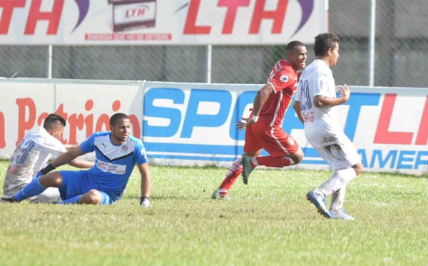 La Real Sociedad doblegó al Olimpia y asume el liderato