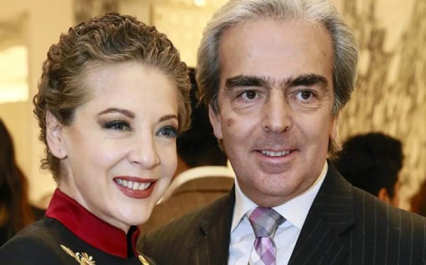 Lorenzo Lazo, viudo de Edith González, levanta sospechas de tener un nuevo amor    