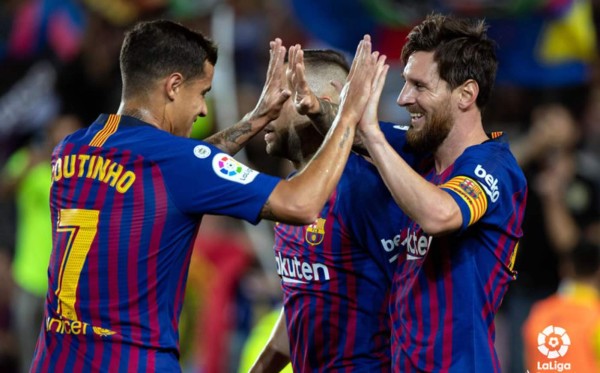 Doblete de Messi y Barcelona debuta goleando al Alavés