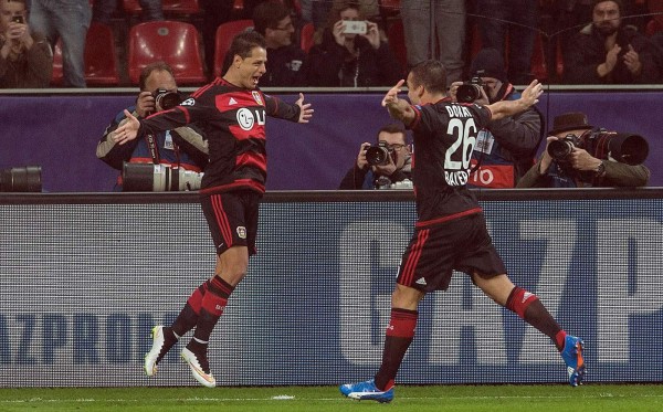 Bayer Leverkusen empata ante Roma con doblete del Chicharito