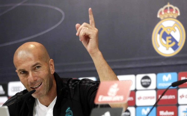 Zidane: '¿Dirigir al Barcelona? Yo tengo el corazón blanco'