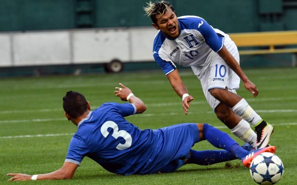 Honduras no pudo con El Salvador en amistoso antes de ir a México