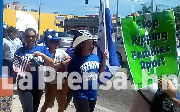 Hondureños marchan en Miami contra deportaciones
