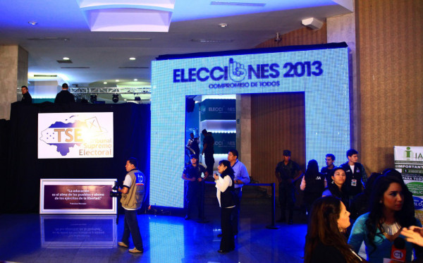 Primeros resultados de urnas de elecciones en Honduras, según cadenas de radio