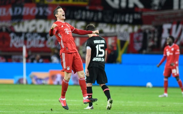 Bayern Múnich gana y arrebata el liderato al Bayer Leverkusen