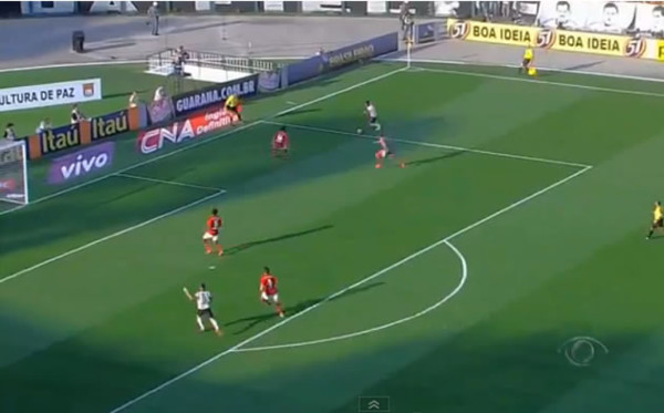 Vídeo: Un gol casi imposible del delantero del Corinthians