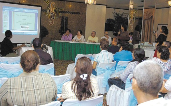 En sus casas orientarán a personas con vih