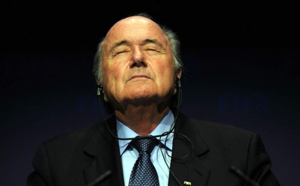 Blatter calcula que lo condenarán a una suspensión de dos años o de por vida