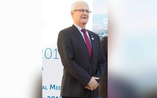 En la imagen un registro del ministro de Transporte de Canadá, Marc Garneau, quien dijo que Irán autorizó a su Gobierno a analizar el contenido de las cajas negras del vuelo 752 de Ukraine International Airlines (UIA) que fue derribado la semana pasada en Teherán. EFE/Fabio Murru/Archivo