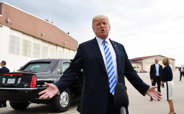 Trump advierte que si le abren un juicio político habrá caos mundial