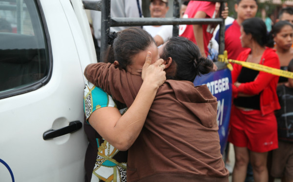 Sacan de casa y acribillan a cinco hombres en colonia sampedrana