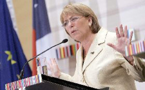 Chile: qué hacer con su exceso de dólares