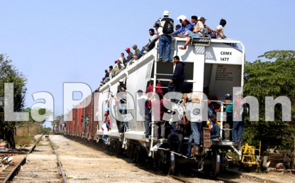 Hondureños en Miami critican reforma migratoria sin ciudadanía