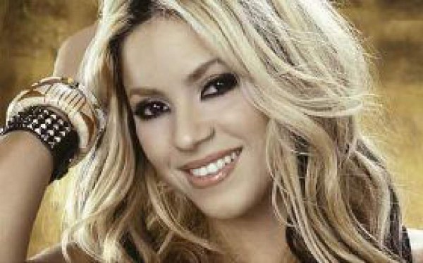 Shakira consideró aumentarse el busto