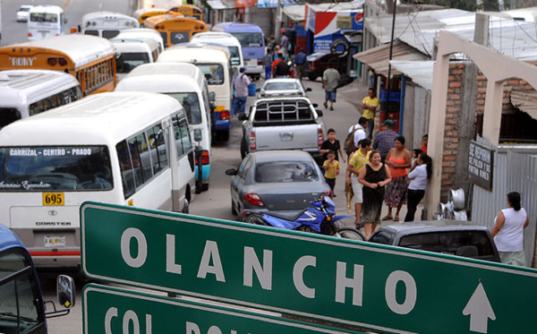Paralizan el transporte público en la capital de Honduras