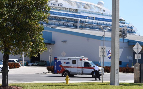 Muere tercer pasajero de crucero que atracó en Miami con pasajeros con Covid 19