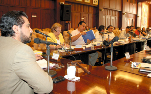 Diseñan estrategia contra la contaminación visual