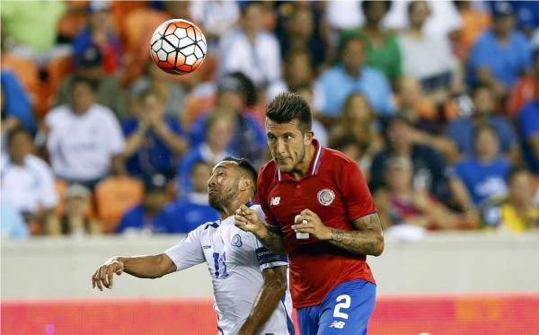 El Salvador arranca un empate a Costa Rica en Copa Oro