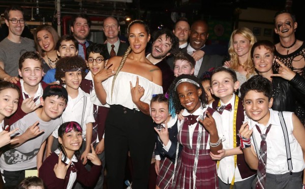 Las estrellas de Broadway salen de los teatros a la calle por un día