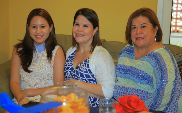 Tarde maternal para Melina Valladares de Sánchez