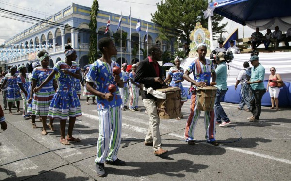 Ceibeños honran a la patria por su independencia