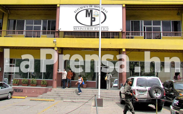 Entregan al MP expedientes de investigaciones sobre policías