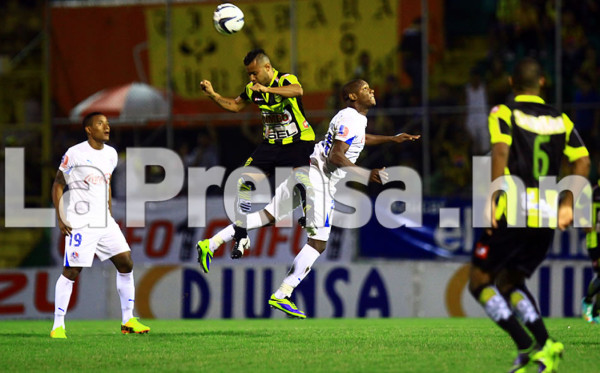 Real España vuelve a sepultar un invicto del Olimpia