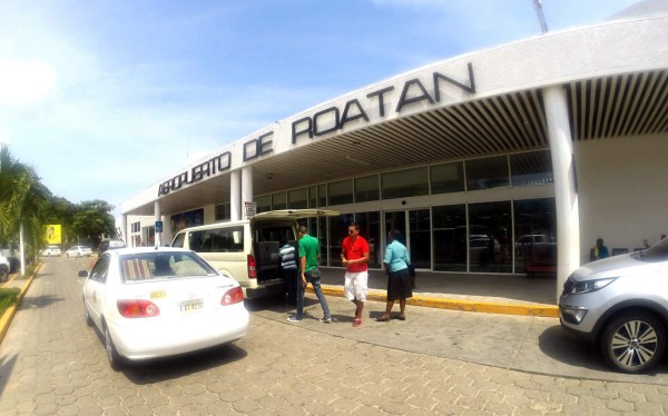 Aeropuerto de Roatán recibe la certificación internacional