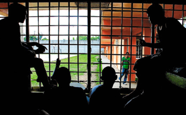 Hacinados y enfermos los niños en el Ihnfa