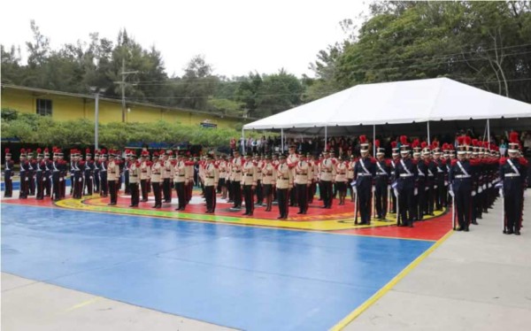 Ascensos: Nuevos subinspectores son juramentados al servicio de Honduras