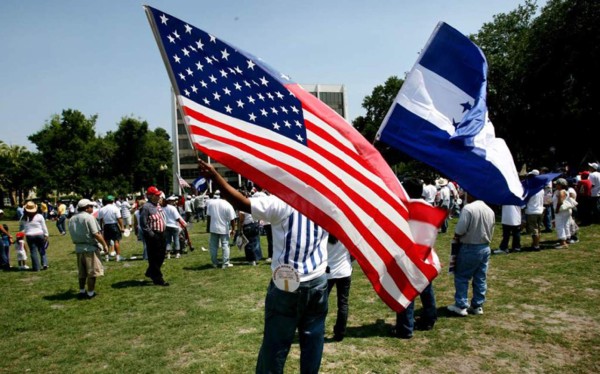 Centroamericanos en vilo ante decisión de Trump sobre el futuro del TPS