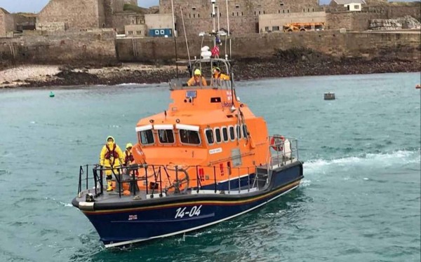 Suspenden búsqueda del avión en el que viajaba Emiliano Sala