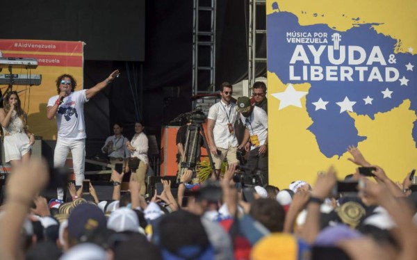 Venezuela saca del aire canales de TV por difundir concierto por ayuda