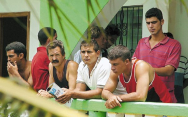 22 balseros llegaron a la isla de Guanaja