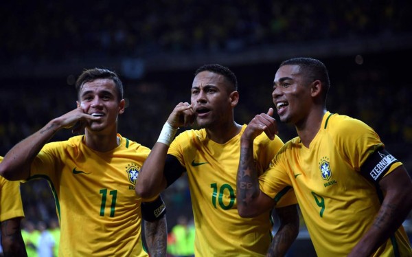 La Brasil de Neymar golea y deja a la Argentina de Messi lejos del Mundial