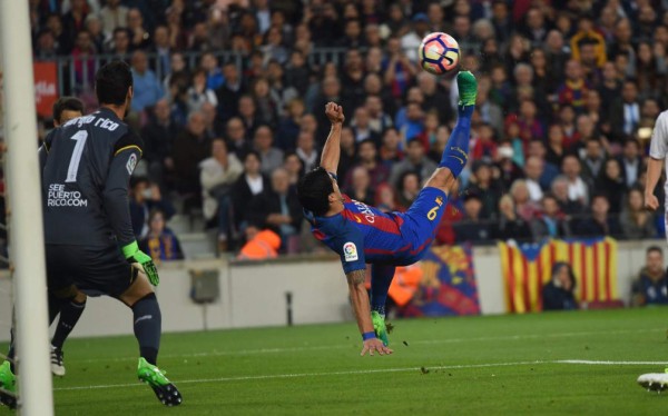 El golazo de chilena de Luis Suárez frente al Sevilla
