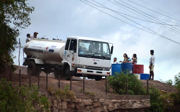 Hondureños flagelados por cortes de electricidad y agua por sequía