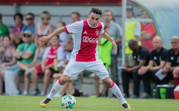 Jugador del Ajax 'fuera de peligro' tras sufrir paro cardiaco durante partido