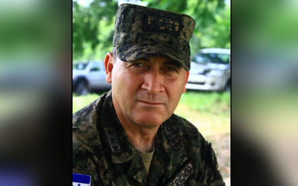 JOH nombra al general René Ponce como jefe de Estado Mayor Conjunto