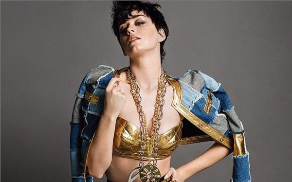 Katy Perry se desnudó para Moschino