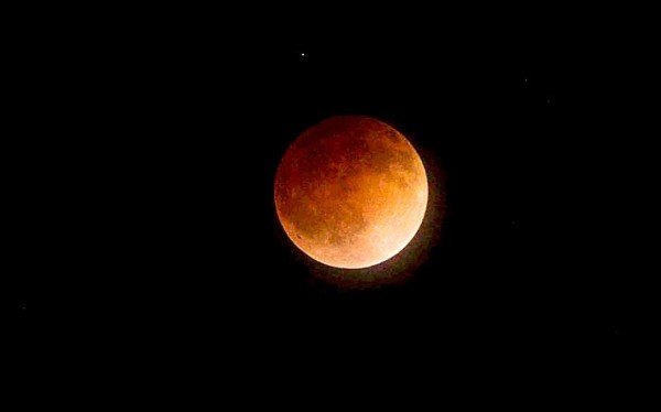 Eclipse lunar total y superluna de ‘flor’ se conjugan esta noche