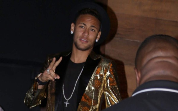 Neymar se lo pasó a lo grande en la fiesta de cumpleaños de su hermana