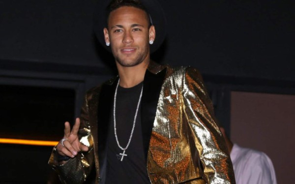Neymar se lo pasó a lo grande en la fiesta de cumpleaños de su hermana