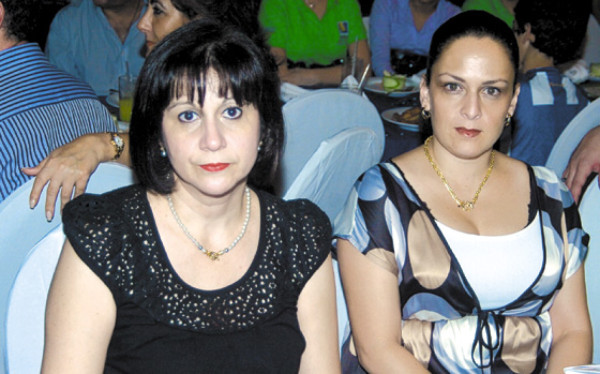 Fiesta por un éxito rotundo de Pacasa