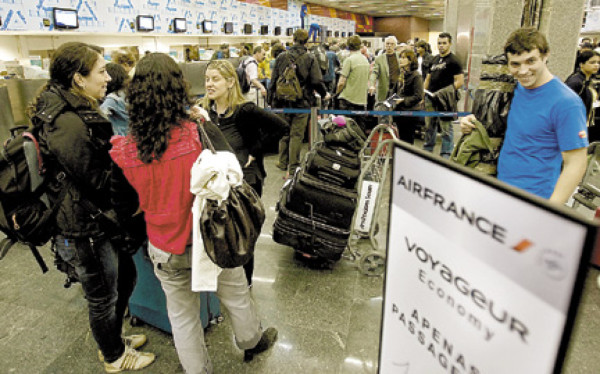 Desaparece avión de Air France en el Atlántico